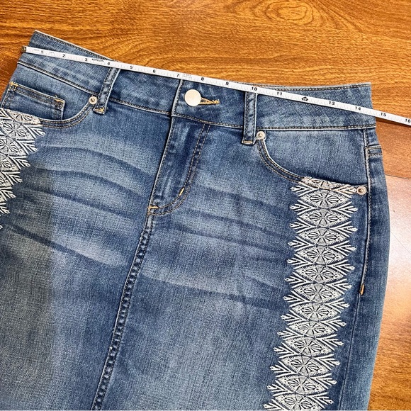 Westport Stretch Embroidery Accent Denim Jean Skirt size 4 - Picture 5 of 8